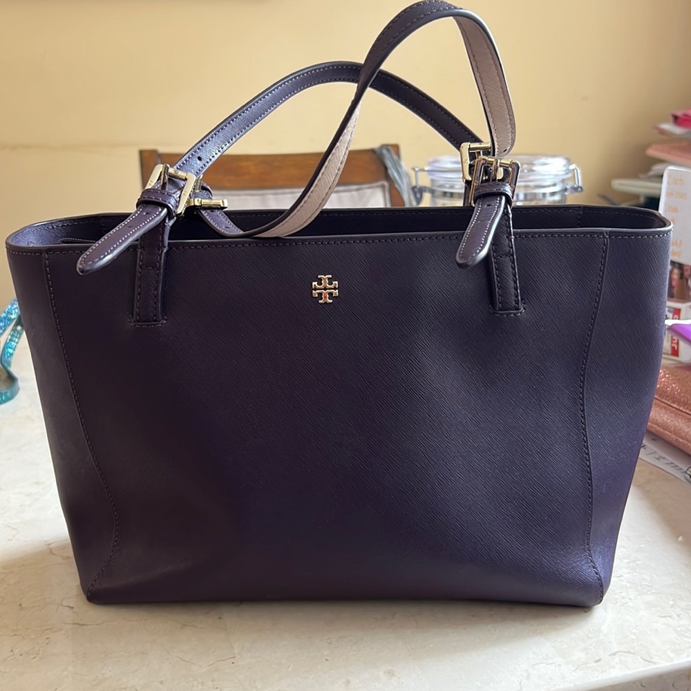 Tory Burch BRAND NEW purple every day wear handbag! Wallet listed separately!